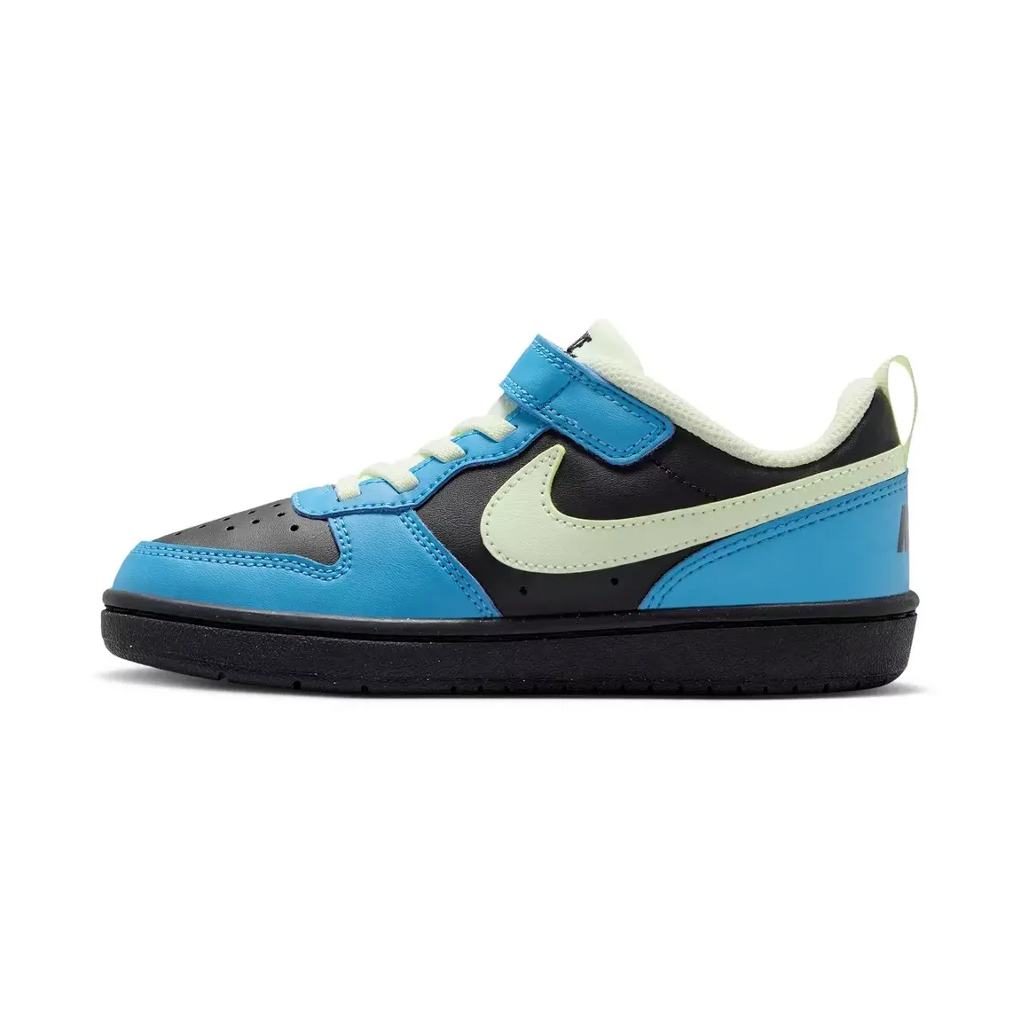 Vista lateral do tênis infantil Nike Court Borough Low Recraft azul com detalhes em preto